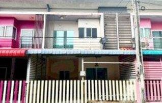 ทรัพย์สถาบันโดย GHB ทาวน์เฮาส์ สบายใจ