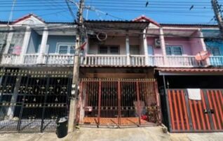 ทรัพย์สถาบันโดย GHB ทาวน์เฮาส์ แอร์วิลล่า