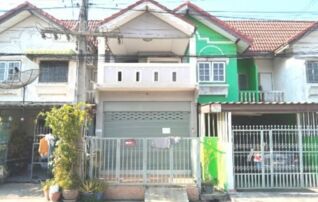 ทรัพย์สถาบันโดย GHB ทาวน์เฮาส์ สวนทองวิลล่า 10