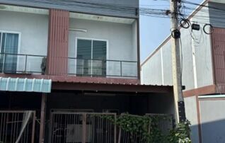 ทรัพย์สถาบันโดย GHB ทาวน์เฮาส์ ฉัตรไพลิน ลาดหลุมแก้ว (Chatrapailin Latlumkaew)