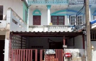 ทรัพย์สถาบันโดย GHB ทาวน์เฮาส์ พรร่มเย็นวิลล่า (Porn Romyen Villa)