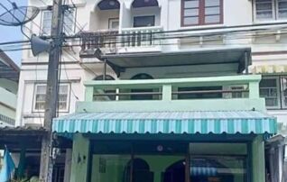 ทรัพย์สถาบันโดย GHB ทาวน์เฮาส์ ซอยศรีด่าน 22 ถนนศรีนครินทร์