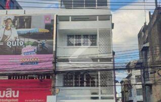 ตึกแถว รีโนเวทใหม่ทำเลทอง ท่าดินแดง ติดธนาคารออมสิน ใกล้ 7-11 รายล้อมด้วยคอนโดใหญ่ เดินถึงตลาด เหมาะทำการค้า หน้าร้าน ลูกค้าแน่นทั้งวัน : เจ้าของขายเอง (งดรับนายหน้า)