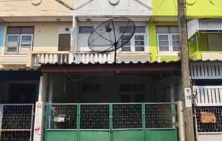 ทรัพย์สถาบันโดย GHB ทาวน์เฮาส์ ร่มโพธิ์ทอง 2