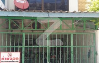 หน้าบ้าน สามารถจอดรถยนต์ในบ้านได้ 1 คัน ขายสินค้าออนไลน์ได้ 