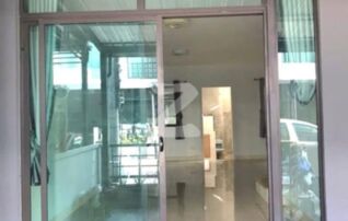 🏠 ประกาศขายทาวน์เฮ้าส์ 2 ชั้น หมู่บ้านพลีโน่ สุขสวัสดิ์ ซ. ประชาอุทิศ 60 ราคา: 2.9 ล้านบาท (ราคาต่อรองได้) : เจ้าของขายเอง (งดรับนายหน้า)