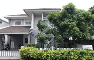 เจ้าของบ้านขาย/ให้เช่า เองค่ะ เนื่องจากแพลนจะไปต่างประเทศ ราคา 3.9 ล้านบาท บ้านเดี่ยว 2 ชั้น 4 ห้องนอน 2 ห้องน้ำ 1 ห้องครัว เนื้อที่ 61 ตรม.  : เจ้าของให้เช่าเอง (งดรับนายหน้า) 