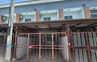 ทรัพย์สถาบันโดย GHB ทาวน์เฮาส์ ฉัตรไพลิน ลาดหลุมแก้ว (Chatrapailin Latlumkaew)