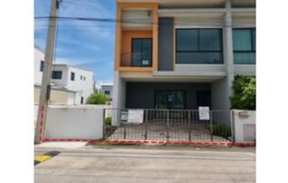 ทรัพย์สถาบันโดย บริษัท บริหารสินทรัพย์สุขุมวิท จำกัด ทาวน์เฮาส์ สิรารมย์ พลัส บางนา กม.29 (Sirarom Plus Bangna Km.29)