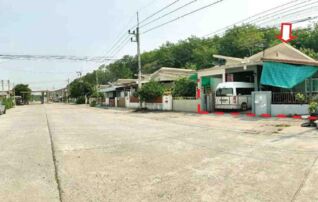 ทรัพย์สถาบันโดย GHB บ้านแฝด หมู่บ้าน อีสเทิร์น พาร์ควิล ถนนสุขุมวิท-ปลวกแดง (ทล.3191)