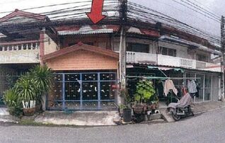 ทรัพย์สถาบันโดย GHB ทาวน์เฮาส์ พัทยารุ่งเรือง
