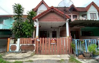 ทรัพย์สถาบันโดย JAM ทาวน์เฮาส์ ร่มสุข 8 (Rom Suk 8)