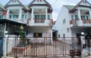 ทรัพย์สถาบันโดย GHB ทาวน์เฮาส์ บ้านทิพย์