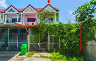 ทรัพย์สถาบันโดย GHB ทาวน์เฮาส์ ม.รุ่งเจริญ