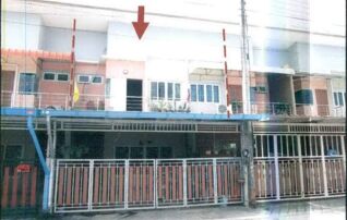 ทรัพย์สถาบันโดย ธอส. ทาวน์เฮาส์  ถนนร่วมอุทิศ