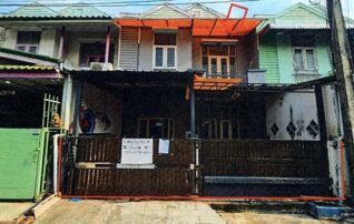 ทรัพย์สถาบันโดย GHB ทาวน์เฮาส์ วรารักษ์