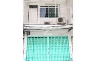 หน้าบ้านสะอาดๆ ครับ