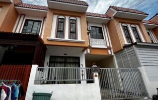 ทรัพย์สถาบันโดย GHB ทาวน์เฮาส์ สิรินทาวน์ 3 ประชาอุทิศ 90 (Sirin Town 3 Prachauthit 90)