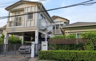 (Owner Post) ขาย/ให้เช่าบ้านหลังใหญ่ หมู่บ้านมัณฑนา กรุงเทพกรีฑา 7 บรรยากาศเงียบสงบ มีความเป็นส่วนตัว เหมาะกับการพักผ่อน อยู่อาศัยมากๆ ค่ะ  : เจ้าของขายเอง (งดรับนายหน้า)