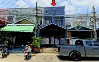 ทรัพย์สถาบันโดย GHB ทาวน์เฮาส์ พิชาดา
