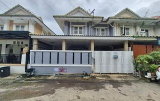 ทรัพย์สถาบันโดย GHB ทาวน์เฮาส์ พฤกษาบี