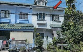 ทรัพย์สถาบันโดย อาคารสงเคราะห์ ทาวน์เฮาส์ นริศรา.