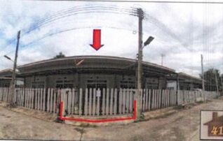 ทรัพย์สถาบันโดย GHB ทาวน์เฮาส์ เอื้อมดาว