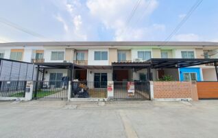 ทรัพย์สถาบันโดย JAM ทาวน์เฮาส์ บ้านพฤกษา 96/1 (Baan Pruksa 96/1 Rangsit-Klongluang)