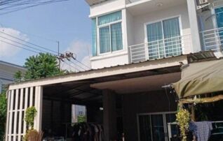 ทรัพย์สถาบันโดย GHB ทาวน์เฮาส์ เอสวัน ทาวน์ (S1 Town)
