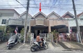 ทรัพย์สถาบันโดย GHB ทาวน์เฮาส์ ซอยคอนโดศรีเมือง2 ถนนอดุลย์ธรรมประภาส