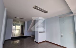 ขายโฮมออฟฟิต จำนวน 3 ชั้น 4 ห้องนอน 3 ห้องน้ำ 1 ที่จอดรถ สถานที่ทาวน์อินทาวน์ ซอย 8/1 ถนนลาดพร้าว 94 : เจ้าของขายเอง (งดรับนายหน้า)