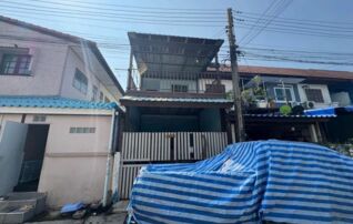 ทรัพย์สถาบันโดย GHB ทาวน์เฮาส์ ฉัตรไพลิน ลาดหลุมแก้ว (Chatrapailin Latlumkaew)