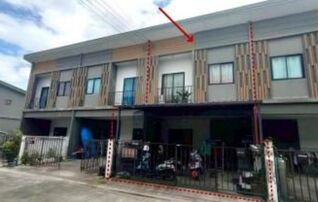 ทรัพย์สถาบันโดย GHB ทาวน์เฮาส์ ดิ โม น็อกซ์