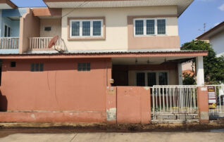 ทรัพย์สถาบันโดย JAM ทาวน์เฮาส์ ภัทรไพรเวท 2 (Pattra Private 2 Samkhok-Pathumthani)
