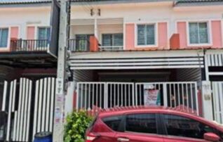 ทรัพย์สถาบันโดย GHB ทาวน์เฮาส์ กิตตินครทาวน์กรีนลาดสวาย (Kittinakorn Town Green (Lat Wai))