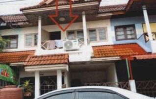ทรัพย์สถาบันโดย GHB ทาวน์เฮาส์ วรางกูล