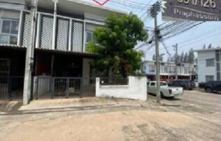 ทรัพย์สถาบันโดย GHB ทาวน์เฮาส์ ซอยถนนโป่งสะเก็ต-ห้วยปร ถนนทางหลวงชนบทหมายเลข 3