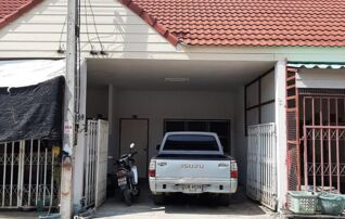 ทรัพย์สถาบันโดย GHB ทาวน์เฮาส์ ไผ่ทอง