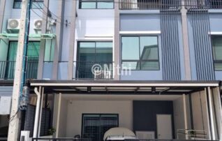 ขายทาวน์โฮม 3 ชั้น หมู่บ้านสัมมากร อเวนิว รามอินทรา-วงแหวน : (เจ้าของบ้านขายเอง) : เจ้าของขายเอง (งดรับนายหน้า)