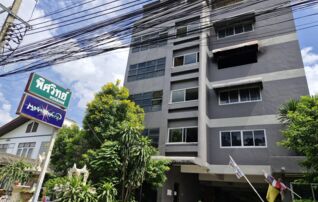 ทรัพย์ธนาคารโดย GHB คอนโดใกล้ BTS พหลโยธิน 24 พิศวิทย์ ทาวเวอร์ พหลโยธิน 24 (Pisavit Tower Phaholyothin 24)