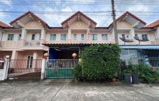 ทรัพย์สถาบันโดย JAM ทาวน์เฮาส์ บ้านปิยทรัพย์ (Piyasub Rangsit Klong 10)