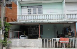 ทรัพย์สถาบันโดย GHB ทาวน์เฮาส์ ซอยพระยาเพชร ถนนหลวงแพ่ง