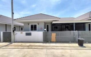 ทรัพย์สถาบันโดย GHB บ้านแฝด เดอะทรีโฮม9