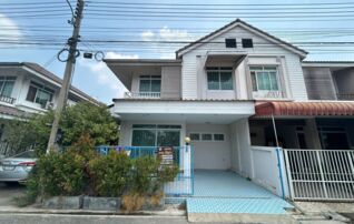 ทรัพย์สถาบันโดย JAM ทาวน์เฮาส์ ธนนันท์ วิลเลจ (Thananan Village Rangsit Klong 3)