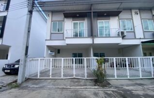 ทรัพย์สถาบันโดย GHB ทาวน์เฮาส์ ภูมิธารา กาญจนาภิเษก-บางบัวทอง (Phoomtara Kanchanapisek-Bangbuathong)