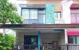 ทรัพย์สถาบันโดย GHB ทาวน์เฮาส์ ไอดีไซน์ลำลูกกาคลอง 3