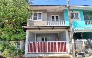 ทรัพย์สถาบันโดย GHB ทาวน์เฮาส์ บ้านสวนเทพประทาน
