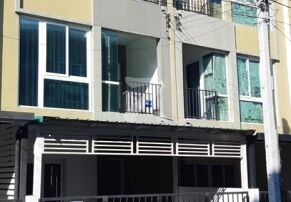 ขาย ทาวน์โฮม 3 ชั้น หมู่บ้าน Bless Town เจ้าของขายเอง ศรีนครินทร์-หนามแดง มีระบบรักษาความปลอดภัย24 : เจ้าของขายเอง (งดรับนายหน้า) 