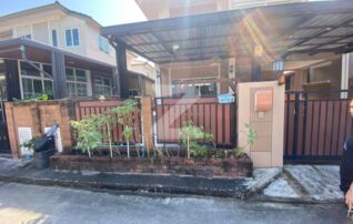 👍บ้านพร้อมอยู่ ทำเลดี ถนนกำลังทำใหม่กว้าง 4เลน เข้าออกได้หลายทาง ใกล้ห้าวใหญ่ เมกกะบางนา ไม่ไกลทางด่วน เจ้าของขายเองไม่ติดแบงค์ 👉 : เจ้าของขายเอง (งดรับนายหน้า)