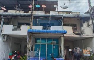 ทรัพย์สถาบันโดย GHB ทาวน์เฮาส์ อีสแลนด์แอนด์เฮ้าส์